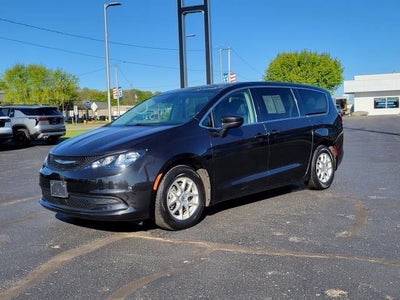 2023 Chrysler Voyager LX