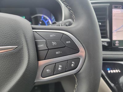 2024 Chrysler Pacifica Hybrid Select