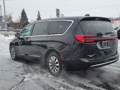 2024 Chrysler Pacifica Hybrid Select