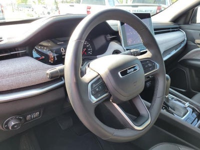 2023 Jeep Compass Latitude Lux