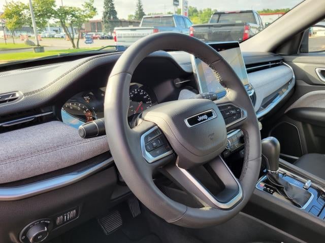 2023 Jeep Compass Latitude Lux