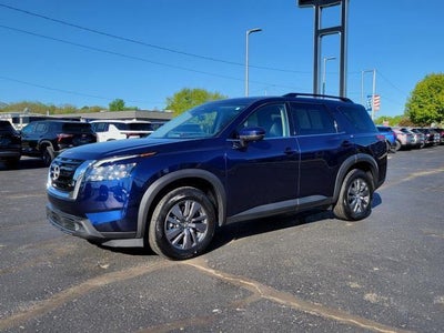 2025 Nissan Pathfinder SV
