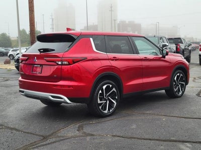 2024 Mitsubishi Outlander SE