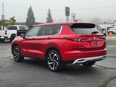 2024 Mitsubishi Outlander SE