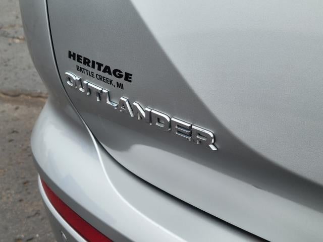 2024 Mitsubishi Outlander SE