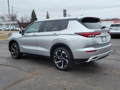 2024 Mitsubishi Outlander SE
