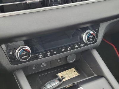 2024 Mitsubishi Outlander Plug-In Hybrid SE