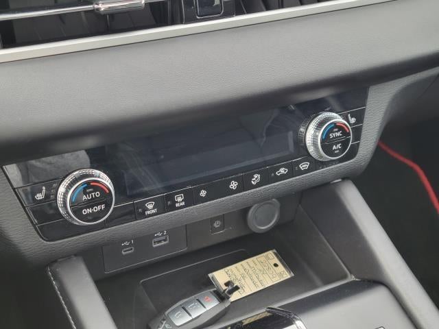 2024 Mitsubishi Outlander Plug-In Hybrid SE