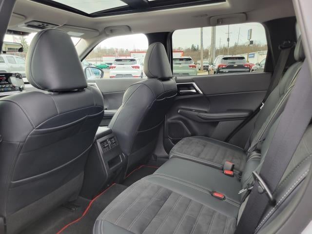 2024 Mitsubishi Outlander Plug-In Hybrid SE