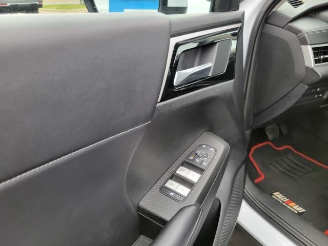 2024 Mitsubishi Outlander Plug-In Hybrid SE